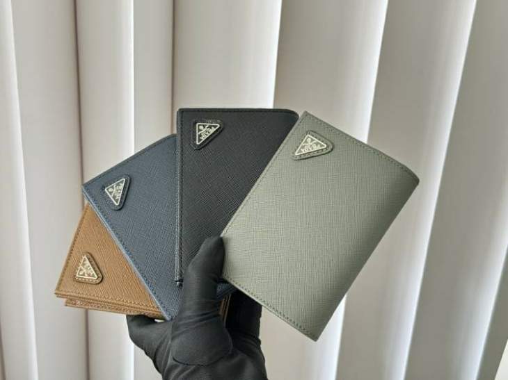 Picture of Prada Wallets _SKUfw180908129fw